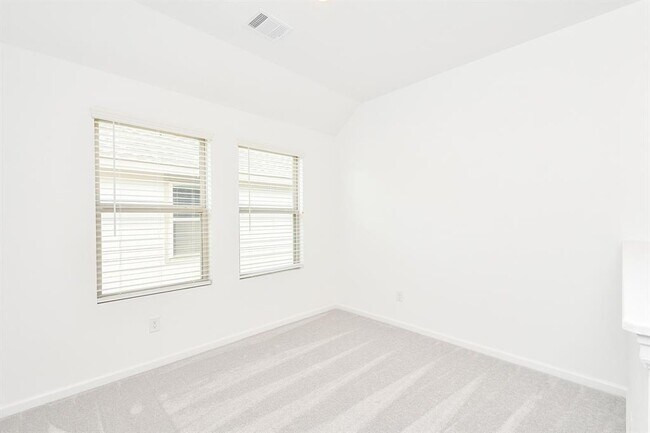 Building Photo - 5459 Holly Hvn Ct