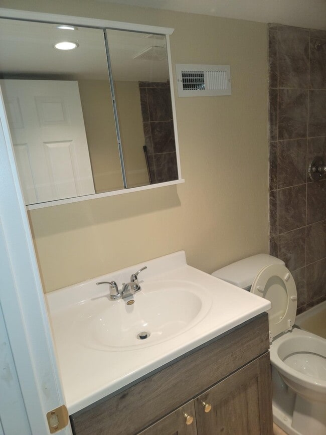 Building Photo - 22659 Old Hwy 169