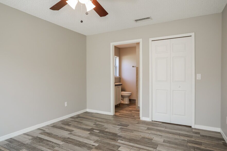 Building Photo - 7604 Chelmsford Dr