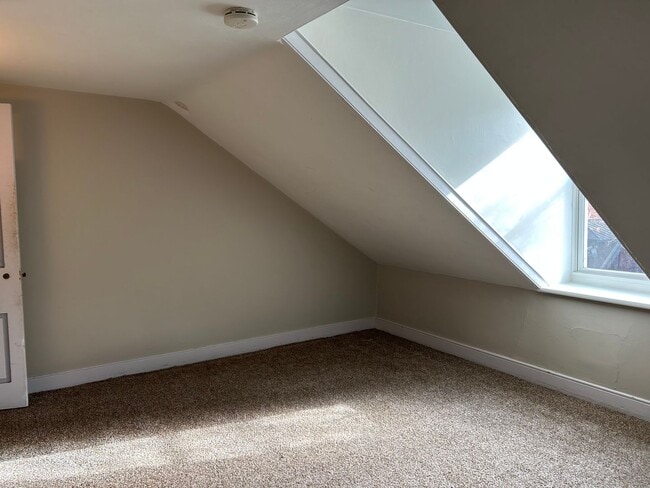 Building Photo - Cozy 2-Bedroom Home with Bonus Rooms in Lancaster - Private Backyard!