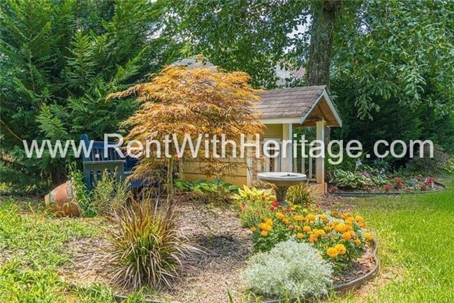 Building Photo - GORGEOUS 4 BEDROOM / 2.5 BATH WITH ALL THE UPGRADES IN POULAR KINGSWOOD SWIM / TENNIS COMMUNTY