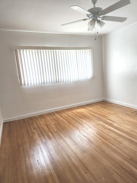 Building Photo - 1850 N La Brea Ave