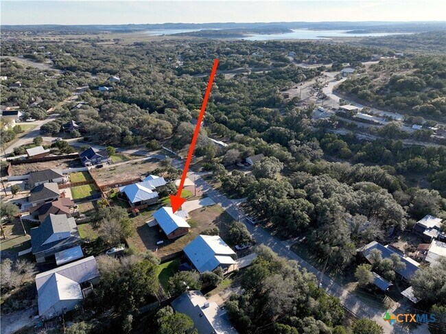 Building Photo - 1616 Lonesome