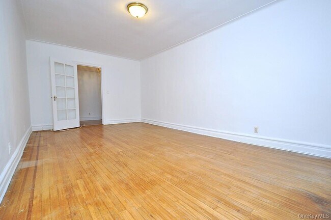 Building Photo - 105 Garth Rd