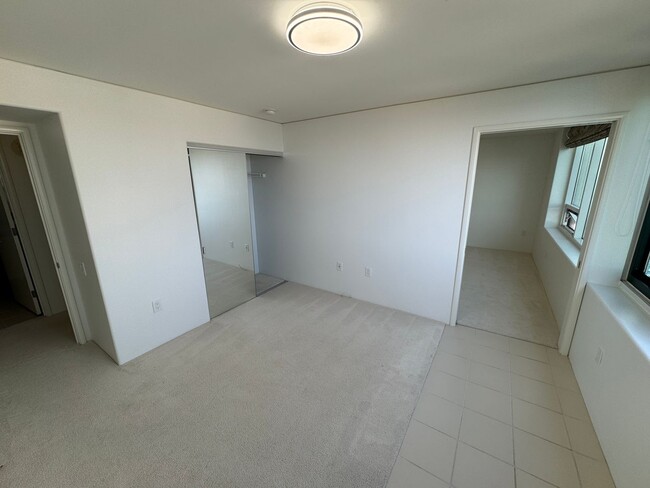 Building Photo - Hawaiki Tower #2405: 2 Bed/2 Bath/2 Parkin...