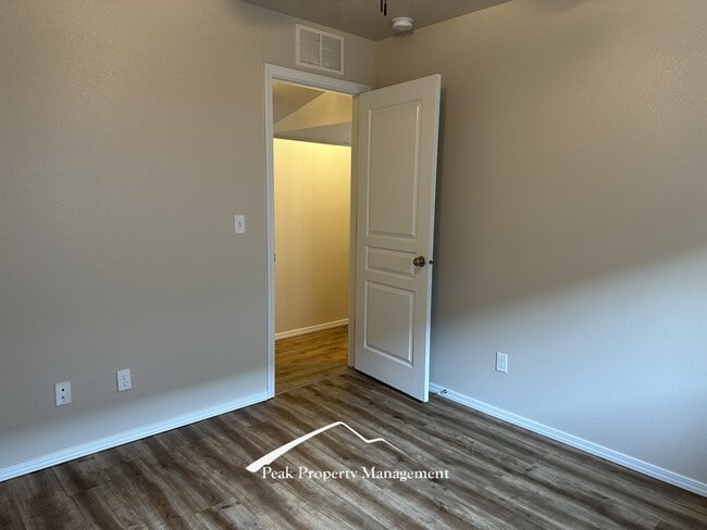 Building Photo - 12542 Ochoco St