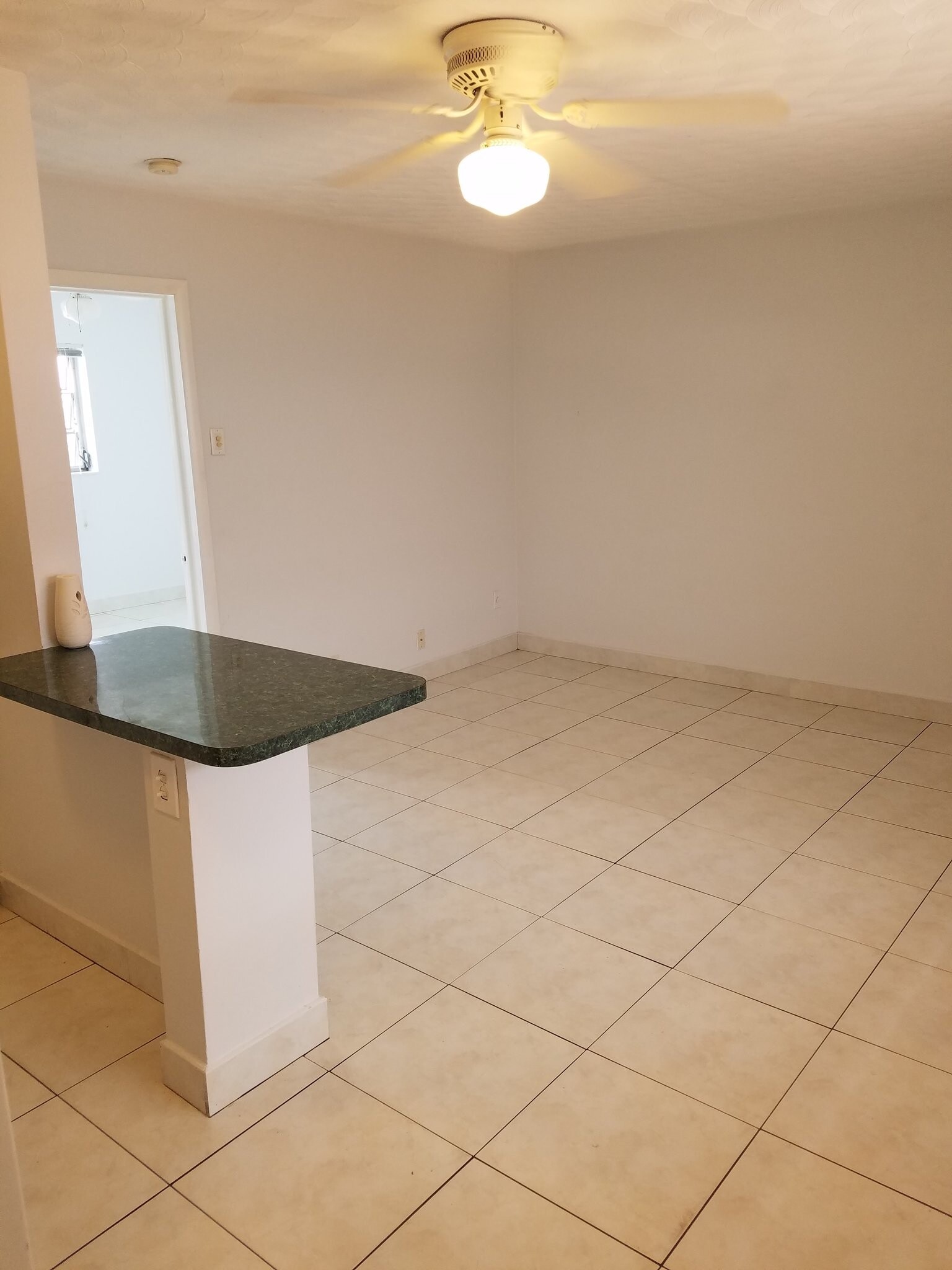 Building Photo - 1408 NE 6th St