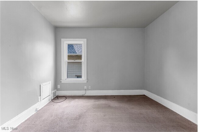 Building Photo - 862 Greyton Rd
