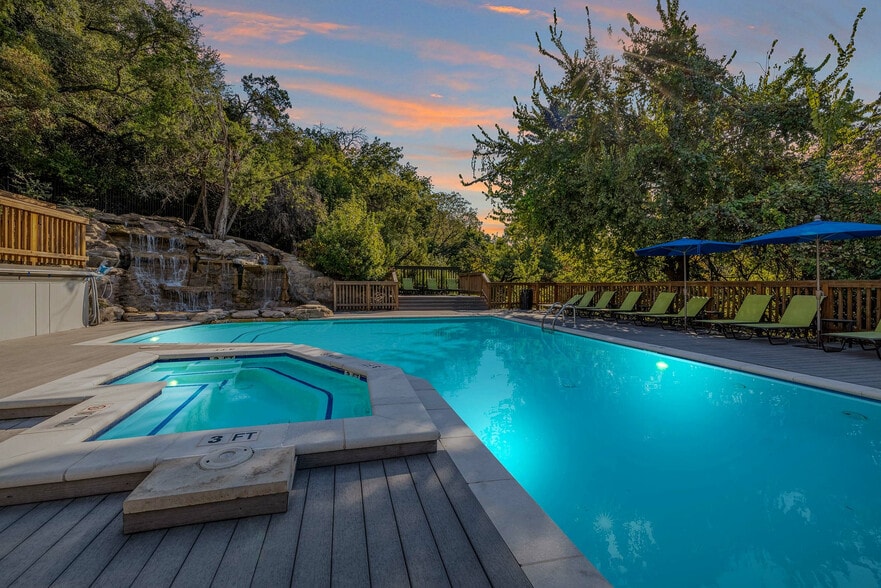 Primary Photo - z - Historical - Capital Hills