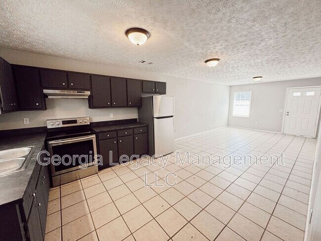 Building Photo - 896 Campbell St