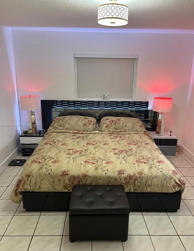 Building Photo - 3103 W 70th St