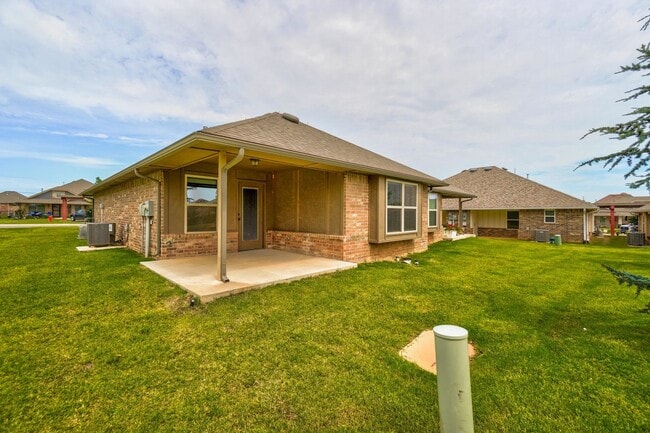 Building Photo - 5700 Goldfinger Rd