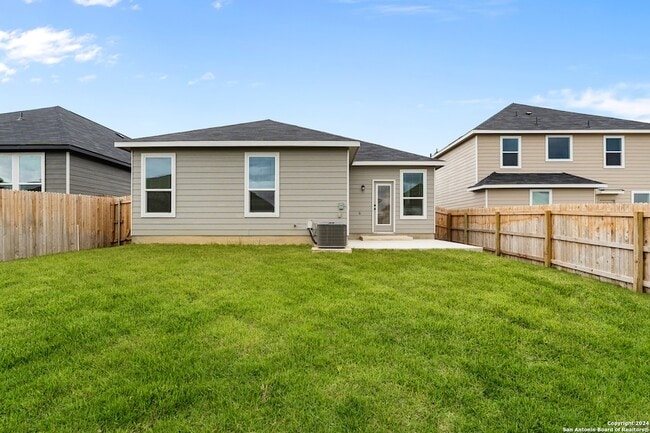 Building Photo - 246 W Flowing River Dr