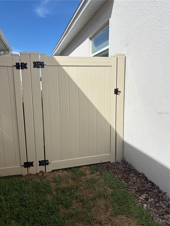 Building Photo - 15142 Lake Bessie Loop