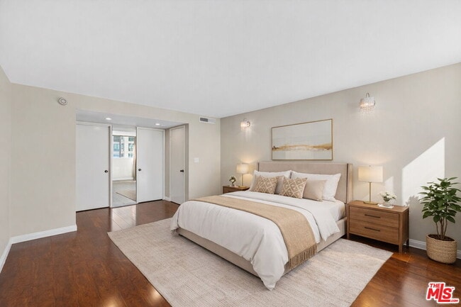 Building Photo - 10535 Wilshire Blvd