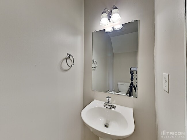 Building Photo - 5428 Henderson Oaks Dr