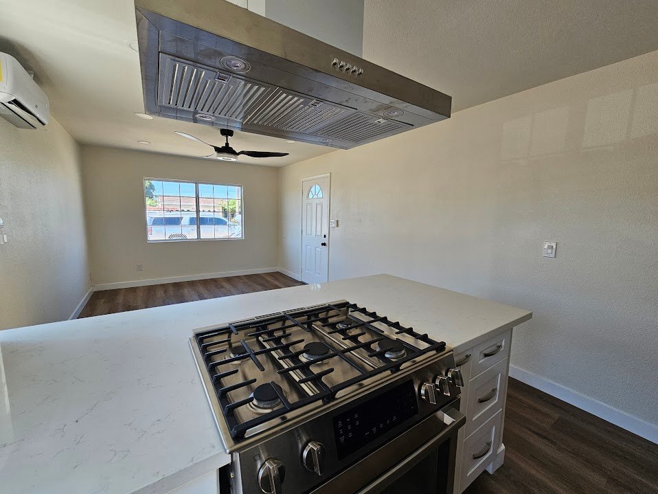Building Photo - 873 Riverlawn Ave