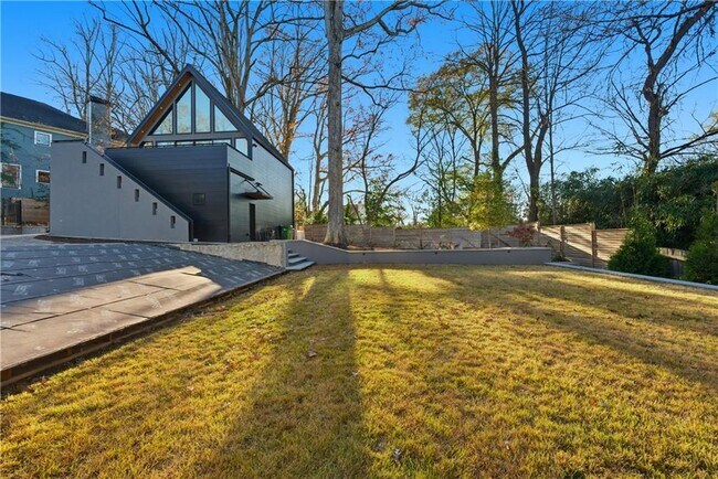 Building Photo - 1033 Reeder Cir NE