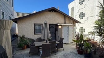 Building Photo - 828 Sunset Dr