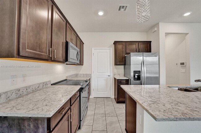 Building Photo - 4764 Eucalyptus Dr