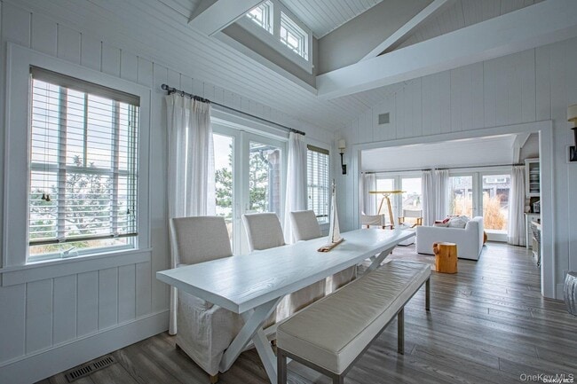 Building Photo - 11A Captree