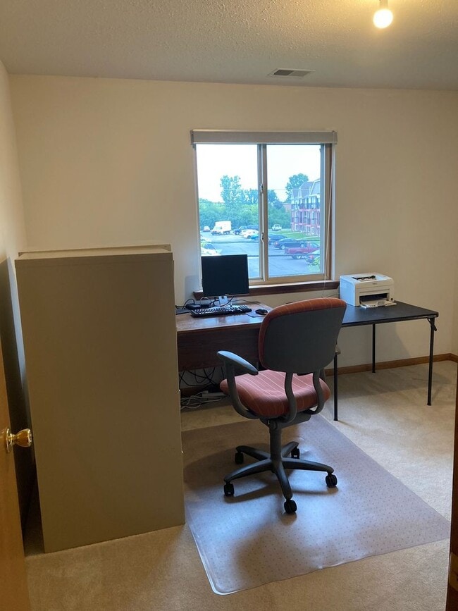 Building Photo - Two Bedroom Condo near St. Joes & EMU | Parking + Laundry
