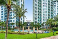Building Photo - 2641 N Flamingo Rd
