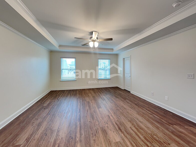 Building Photo - 2132 Laurel Vlg Cir