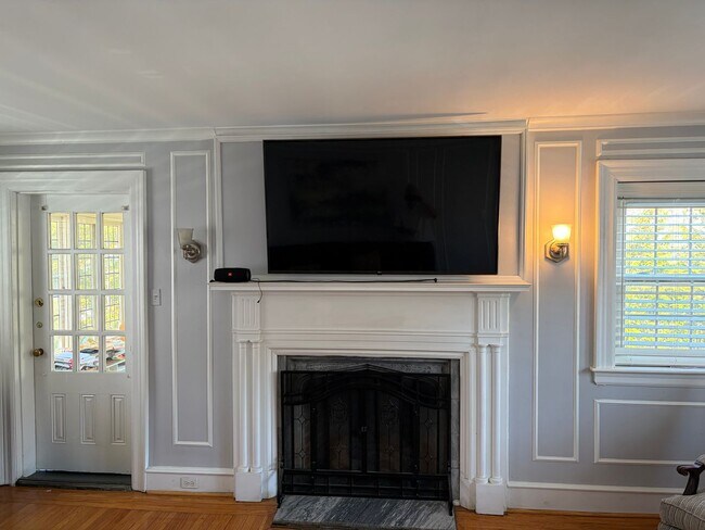 Building Photo - Elegant 3 Story Brick Corner Property Now Available