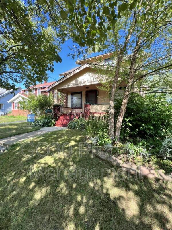 Building Photo - 355 Bonnie Brae Ave SE