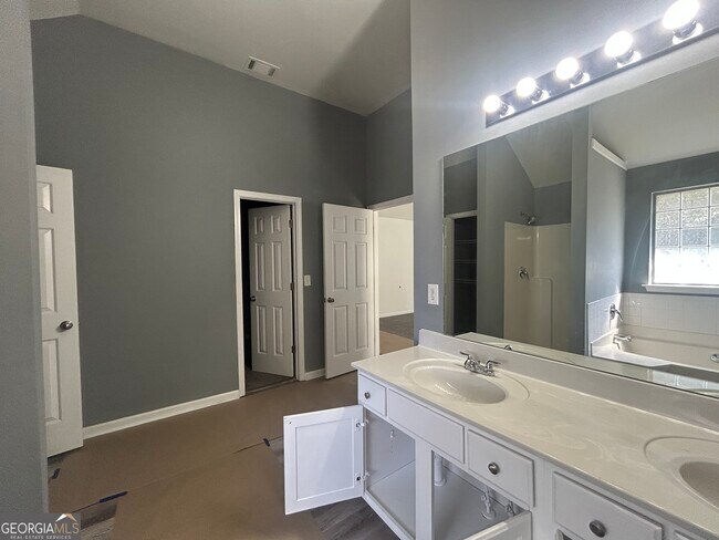 Building Photo - 6263 Shell Dr SW