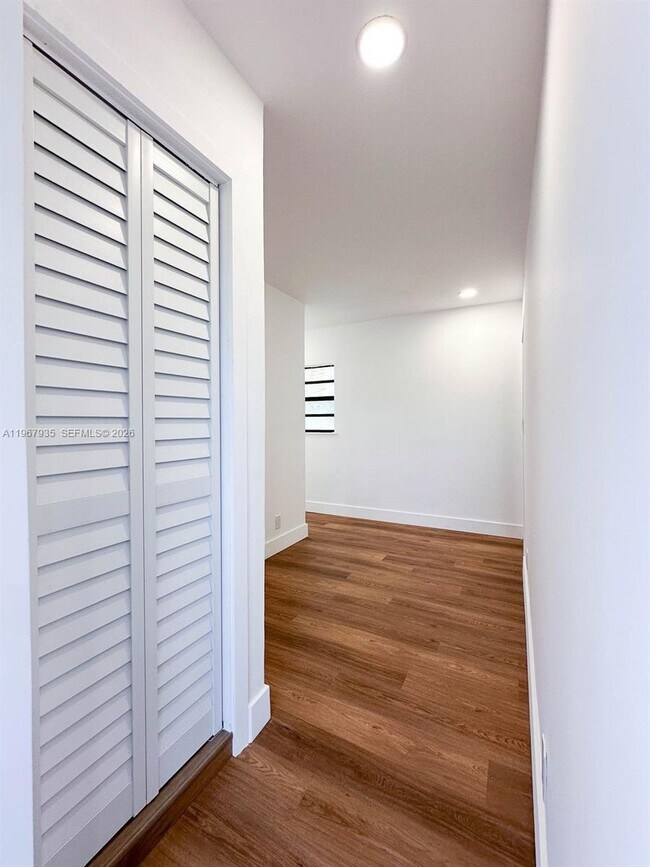 Building Photo - 1255 Jackson St