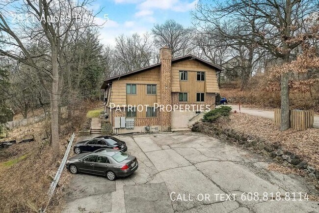 Building Photo - 2811 Andes Dr