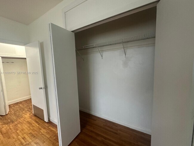 Building Photo - 17051 NE 23rd Ave