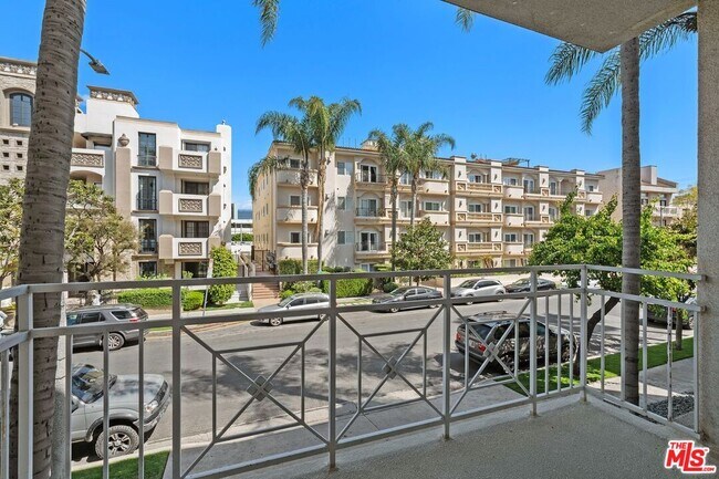 Building Photo - 117 S Clark Dr