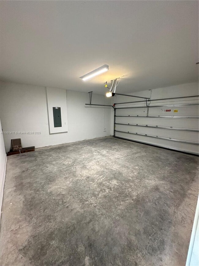 Building Photo - 7262 Lenora Ln