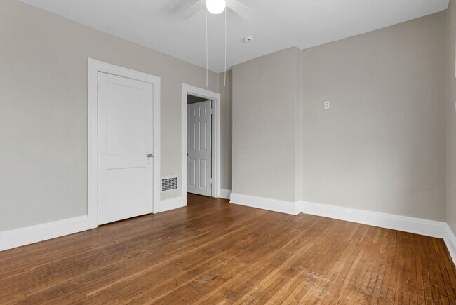 Building Photo - 27-29-29 S Terrace Ave