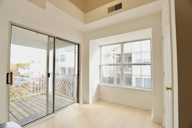 Building Photo - Welcome Home!