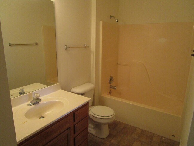 Building Photo - 5004-5006 Betty Jean Way