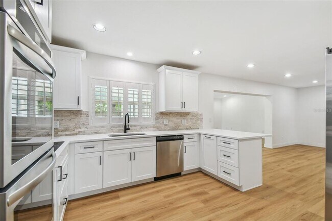 Building Photo - 4802 W Longfellow Ave