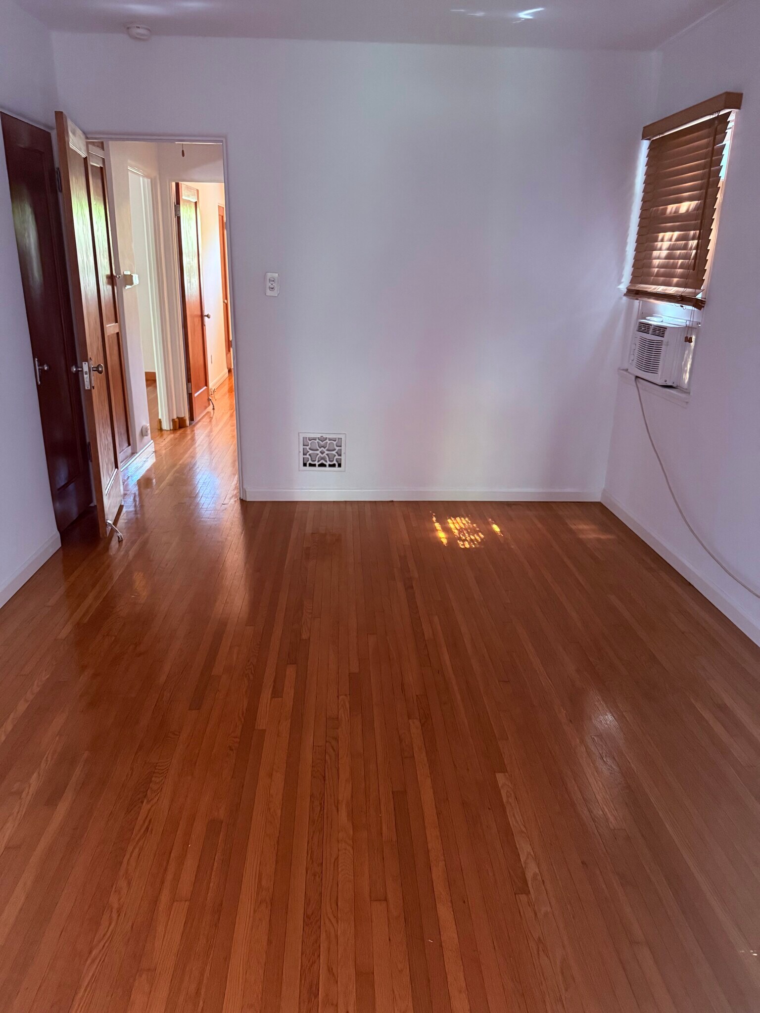 Building Photo - 1023 S Stanley Ave