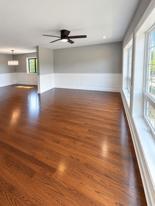 Building Photo - 1327 S Fairfield Ave