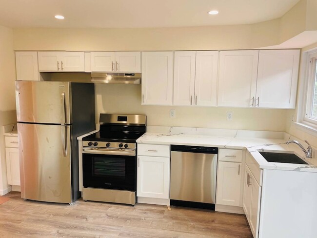 Building Photo - 18 William St