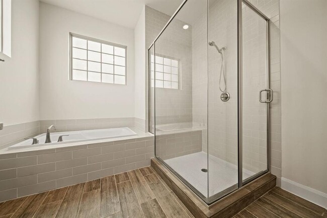 Building Photo - 1034 W 26th St