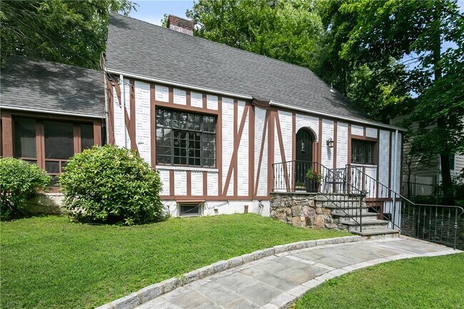 Primary Photo - 1191 Post Rd