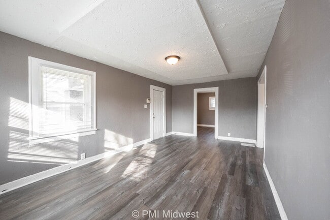 Building Photo - 1521 N Tacoma Ave