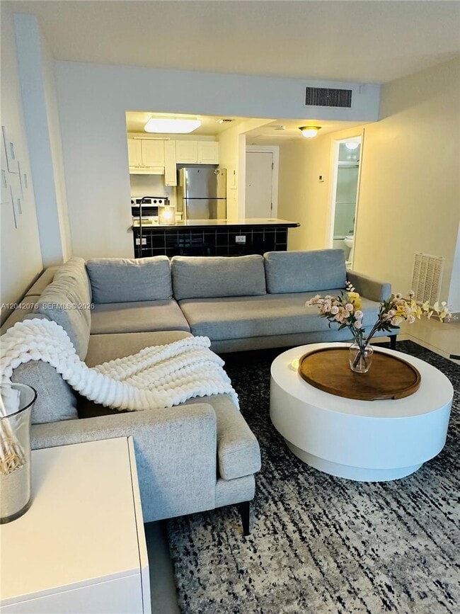 Building Photo - 2301 Collins Ave