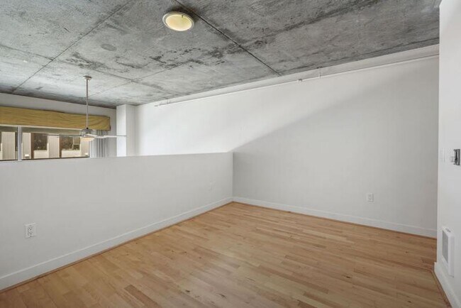 Building Photo - Modern Industrial Loft in Jack London Square