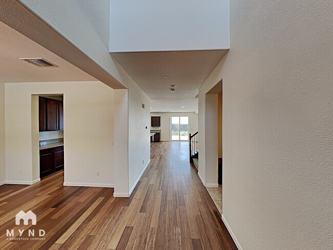Building Photo - 2367 Hancock Dr