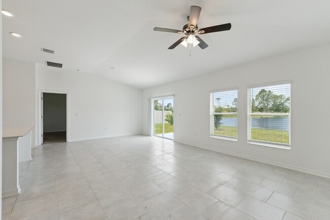 Building Photo - 3921 Willowbrook Drive